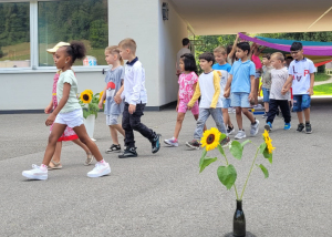 1. Klass Begrüssung im Schulhaus Höhe