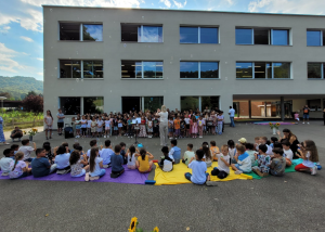 1. Klass Begrüssung im Schulhaus Höhe